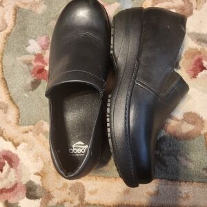 Abeo Women's Black Leather Clogs